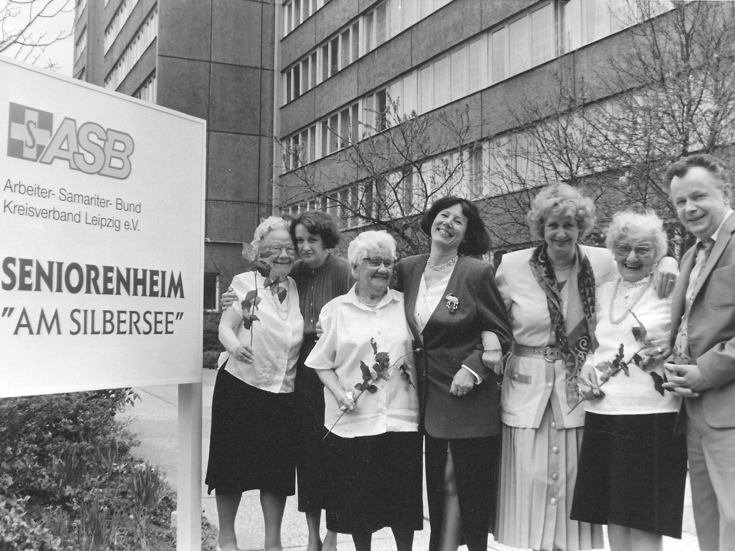 News_Seniorenheim_Am-Silbersee_Uebergabe_1994 (3).jpg